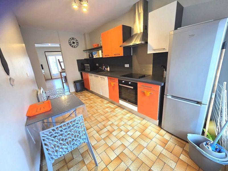 Maison traditionnelle - 200 m² - 9 pièces