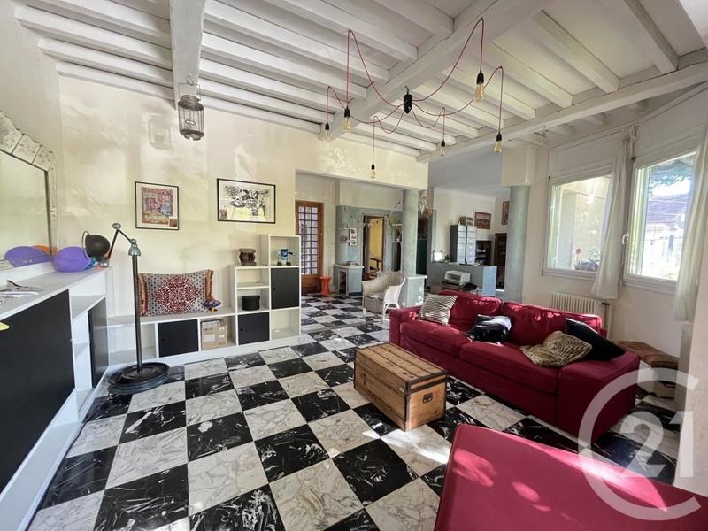 Maison - 186 m² - 7 pièces