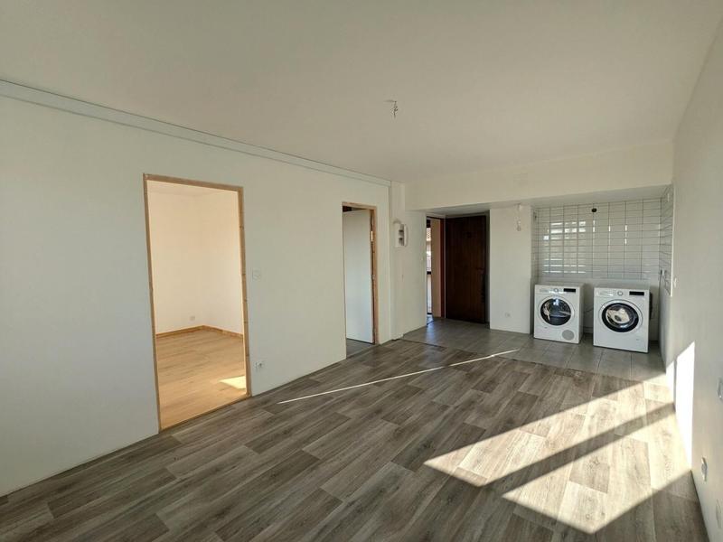 Local commercial - 711 m² - 36 pièces