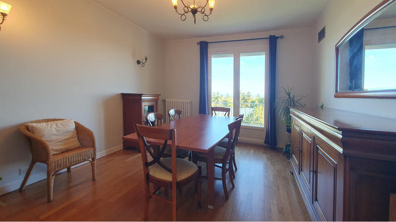 Maison - 221 m² - 6 pièces