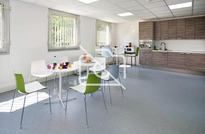 Entrepôt - 1 500 m²