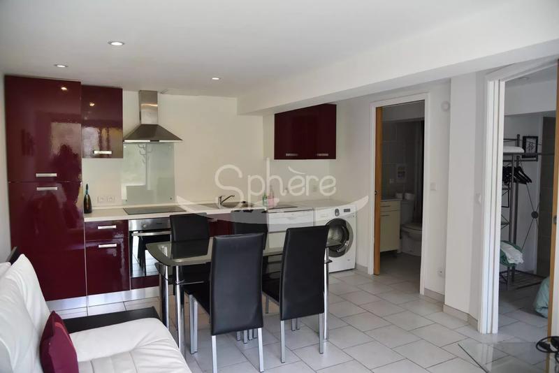 Propriété - 317 m² - 22 pièces