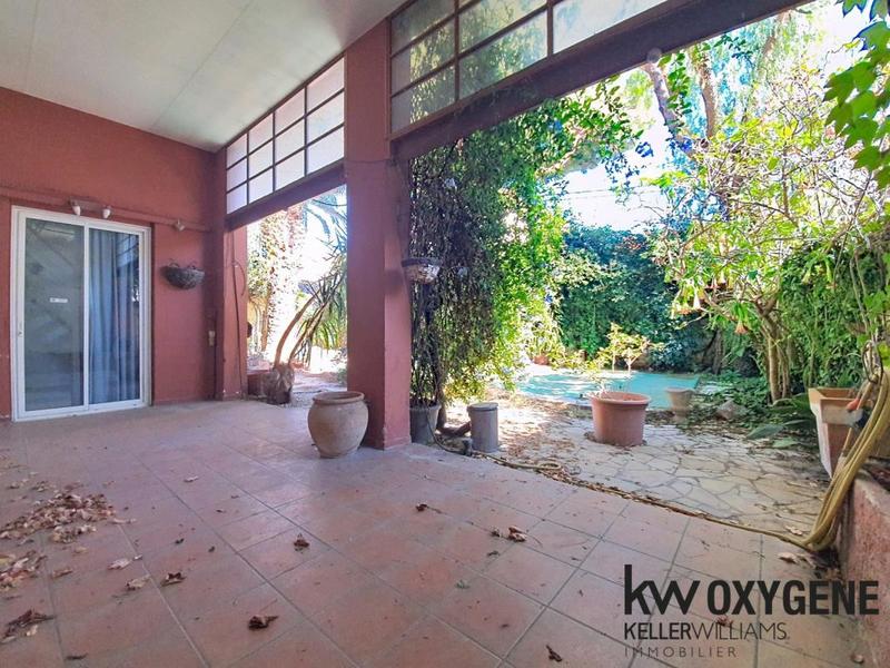 Maison - 223 m² - 9 pièces