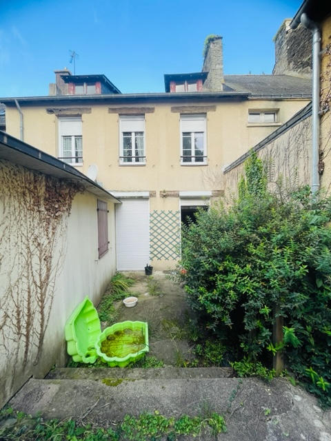 Maison - 200 m² - 7 pièces