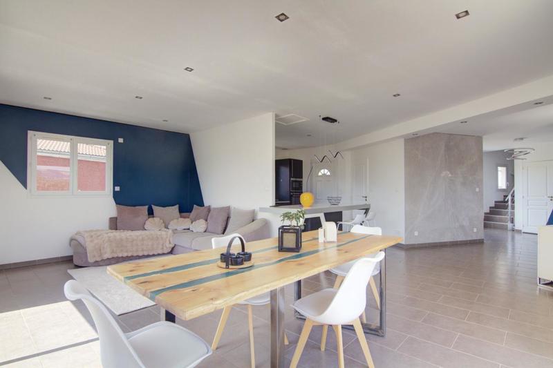 Maison - 143 m² - 5 pièces