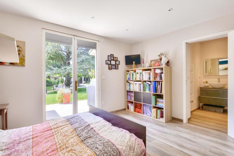 Propriété - 307 m² - 9 pièces