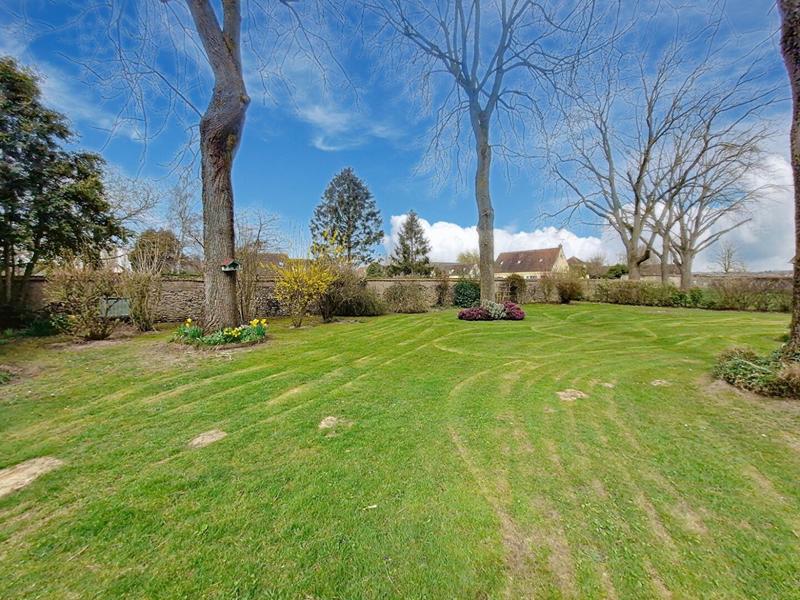 Maison - 232 m² - 9 pièces