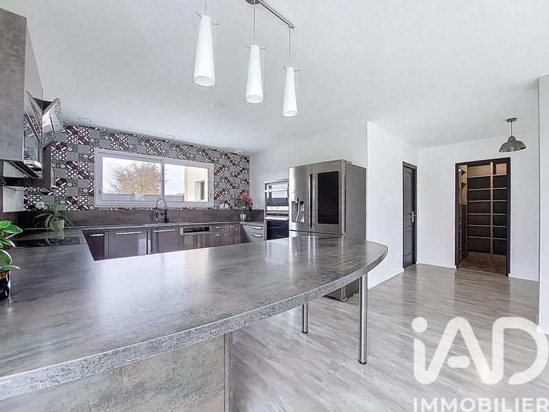 Maison - 205 m² - 8 pièces