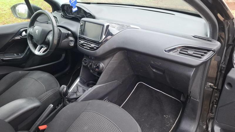 Peugeot 208 1.6 BlueHdi 100 Active Business