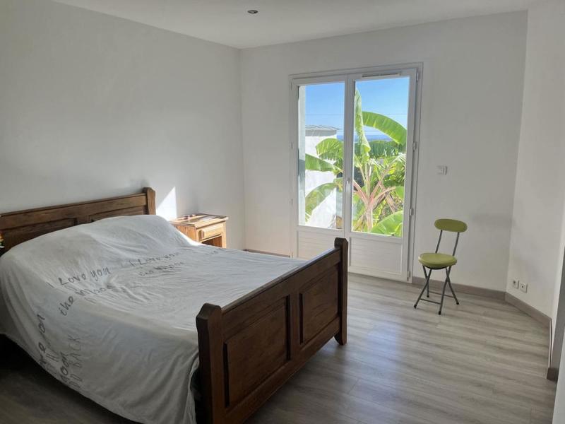 Propriété - 305 m²