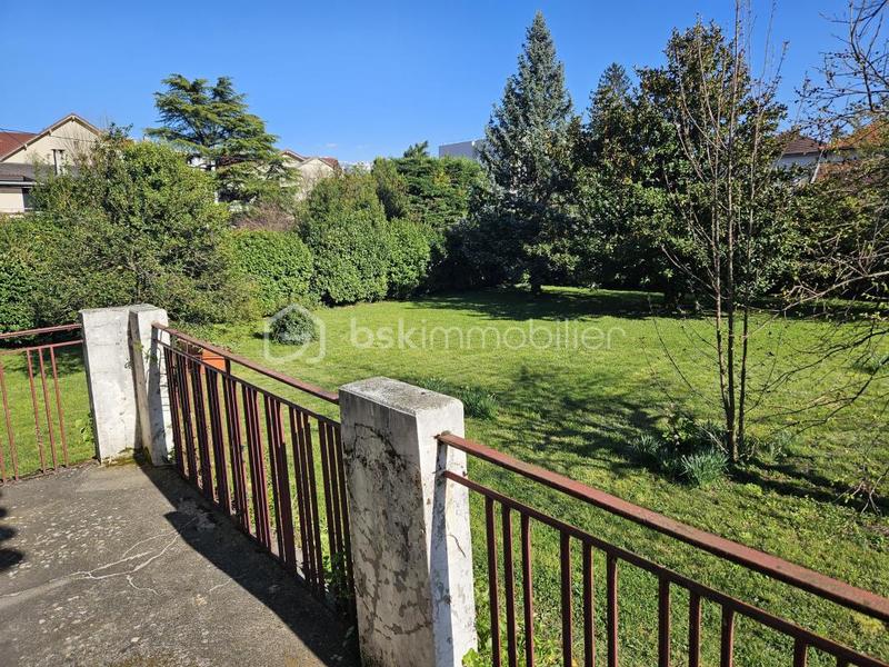 Demeure - 185 m² - 8 pièces