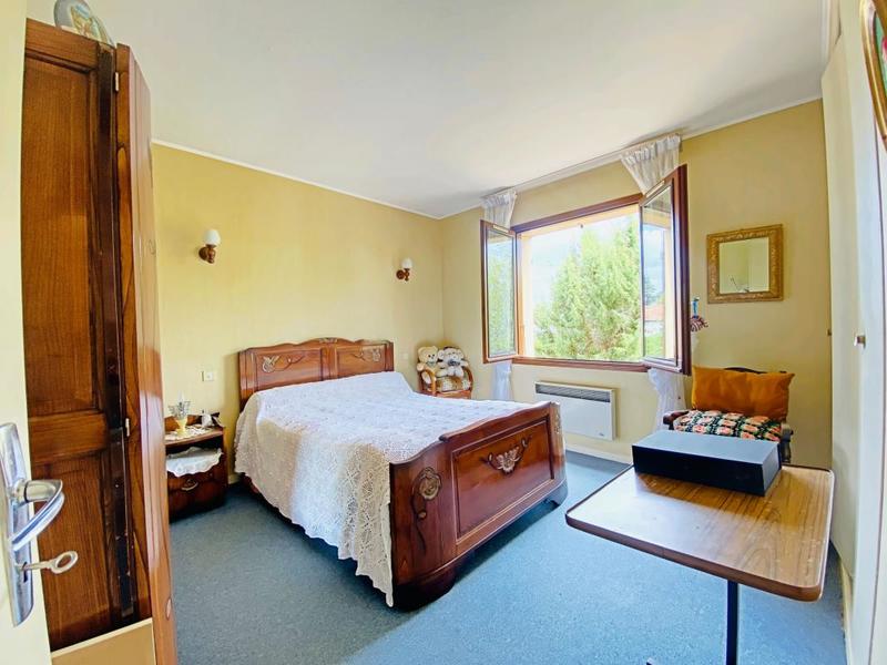 Maison - 180 m² - 5 pièces