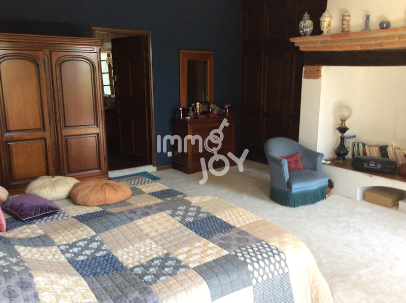 Maison - 450 m² - 8 pièces