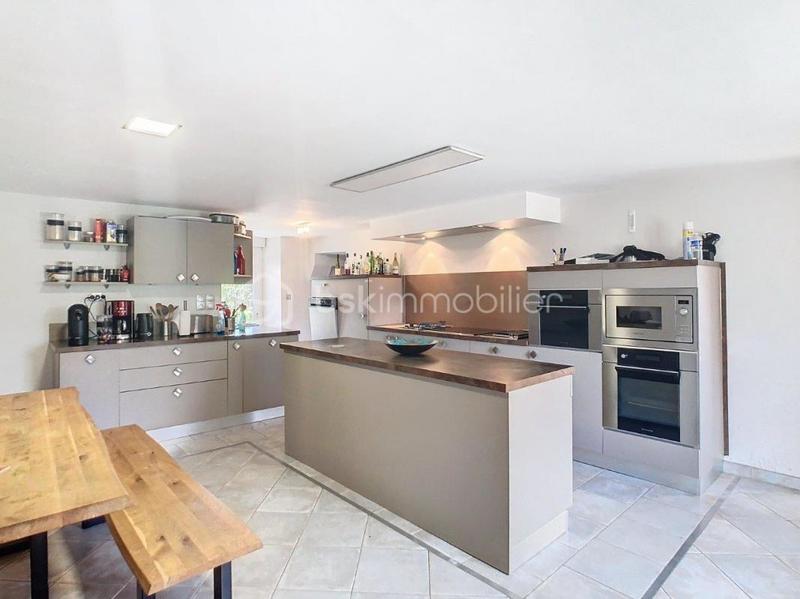 Maison - 540 m² - 14 pièces