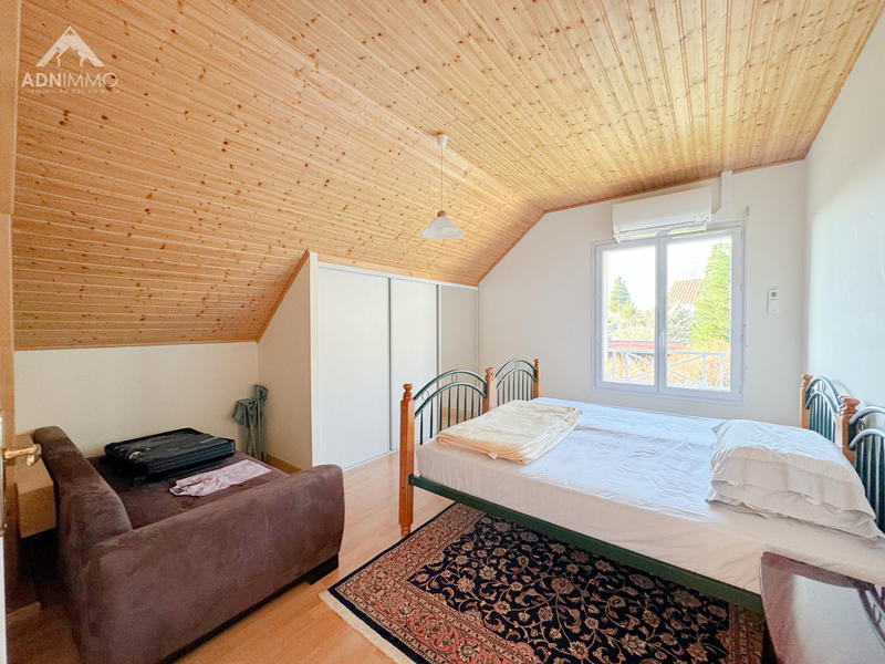 Maison - 205 m² - 6 pièces