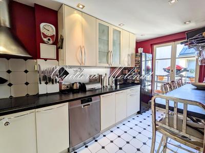 Appartement - 90 m² - 5 pièces