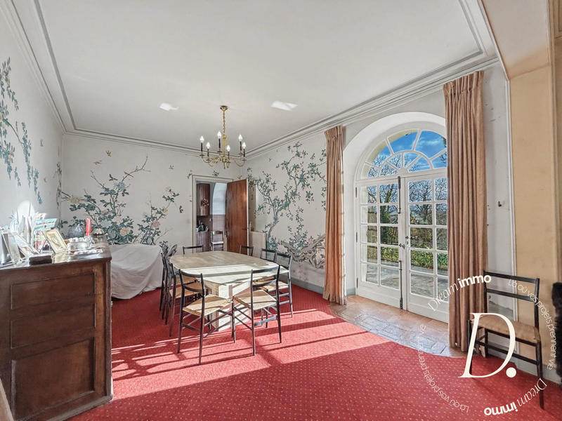 Maison - 420 m² - 11 pièces
