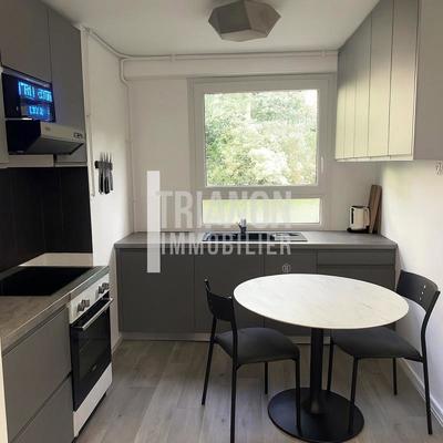 Appartement - 85 m² - 5 pièces