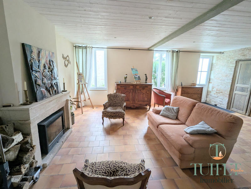 Maison ancienne - 166 m² - 8 pièces