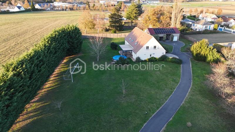 Propriété - 223 m² - 9 pièces