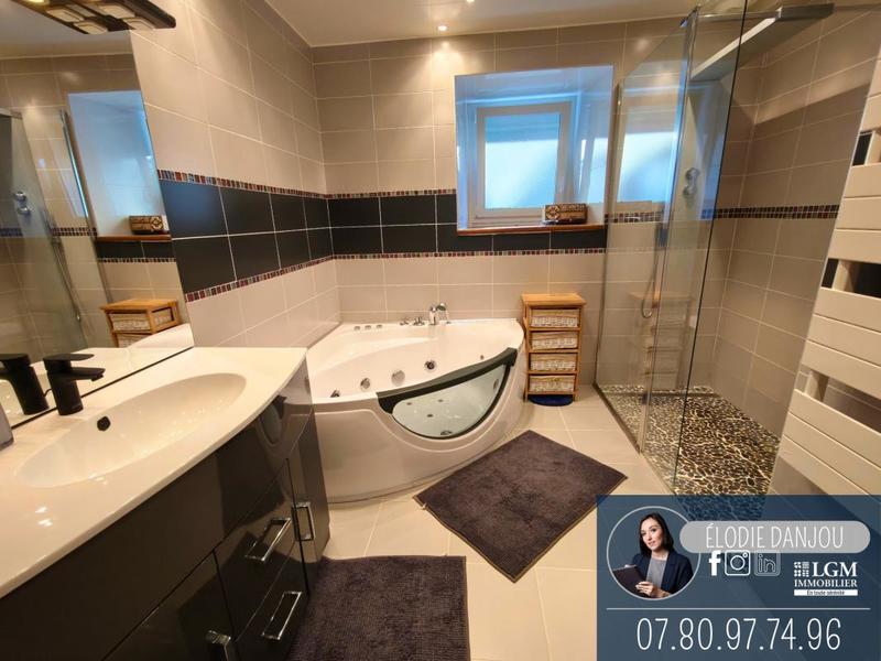 Maison - 170 m² - 5 pièces