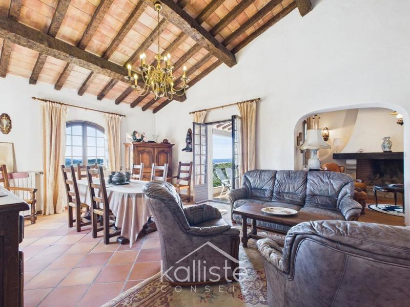 Maison - 166 m² - 6 pièces