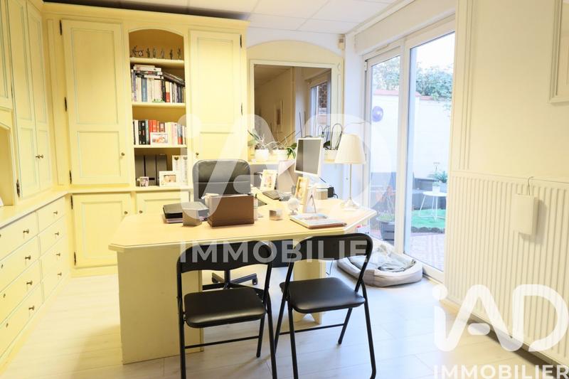 Maison - 225 m² - 9 pièces