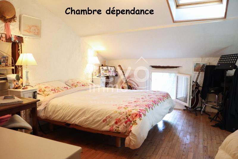 Maison - 223 m² - 8 pièces