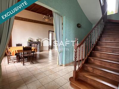 Maison - 207 m² - 9 pièces