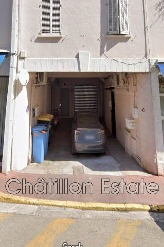 Parking / Garage - 201 m²