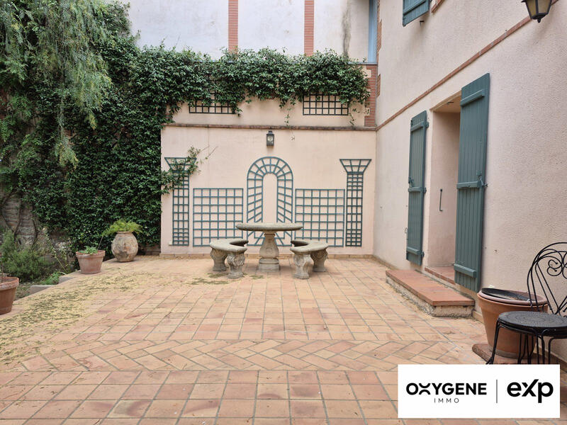 Maison - 438 m² - 14 pièces