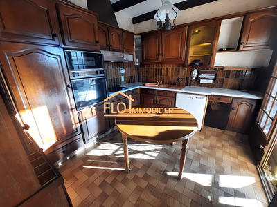 Maison - 180 m² - 8 pièces