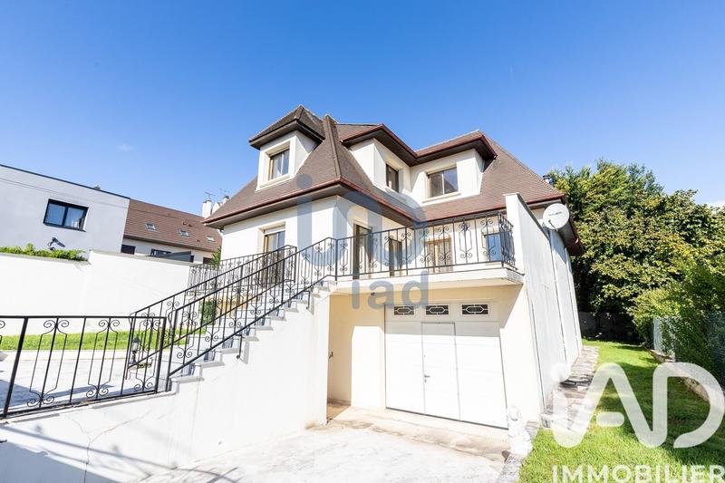 Maison - 180 m² - 6 pièces