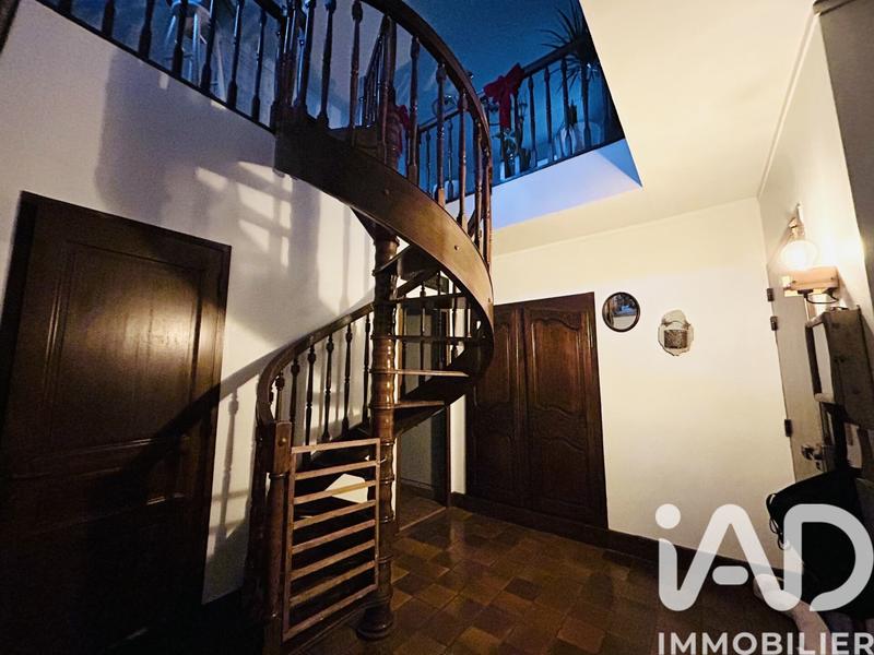 Maison de ville - 235 m² - 7 pièces