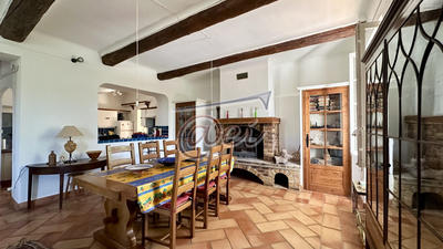 Villa - 175 m² - 6 pièces