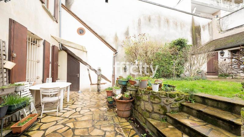 Maison - 189 m² - 8 pièces