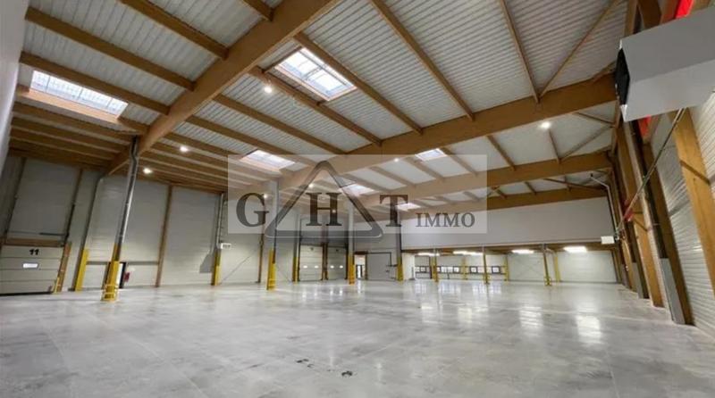 Entrepôt - 3 287 m²