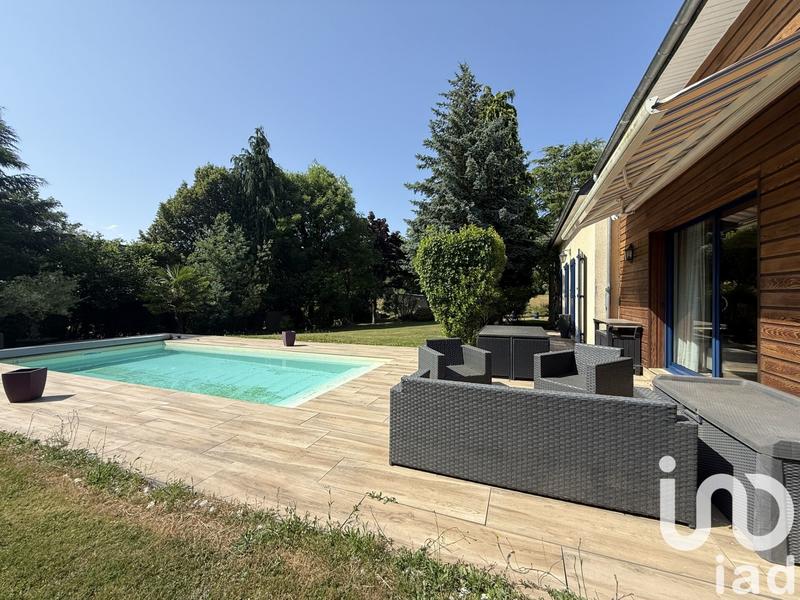 Maison - 255 m² - 9 pièces