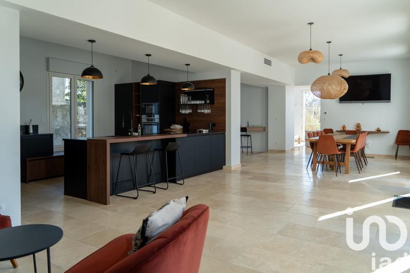 Maison - 277 m² - 7 pièces