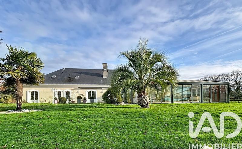 Maison - 328 m² - 8 pièces