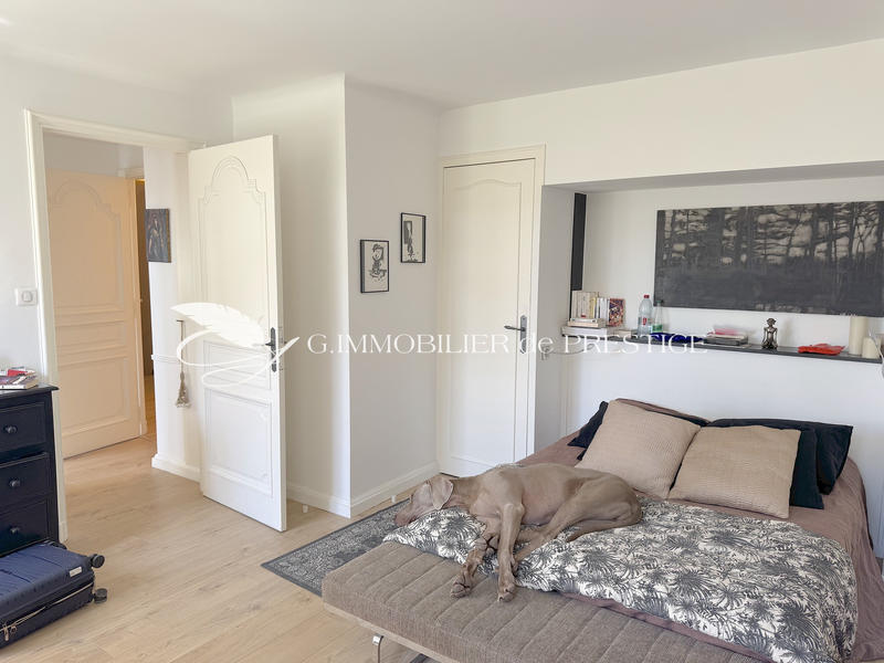 Maison - 285 m² - 11 pièces