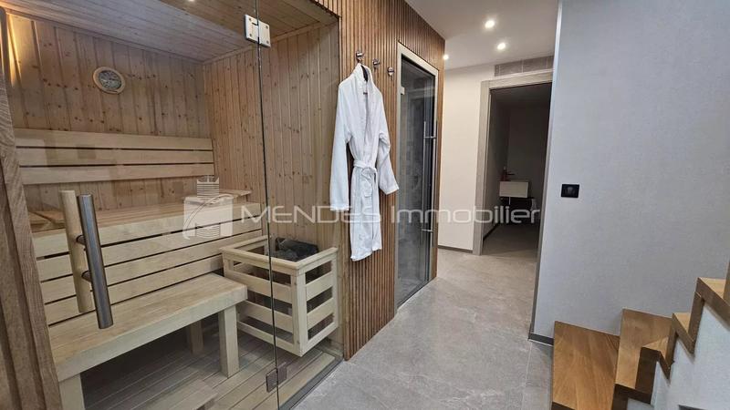 Villa - 167 m² - 6 pièces