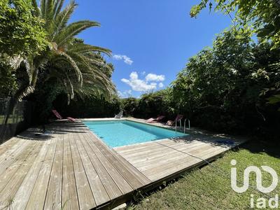 Maison - 250 m² - 10 pièces