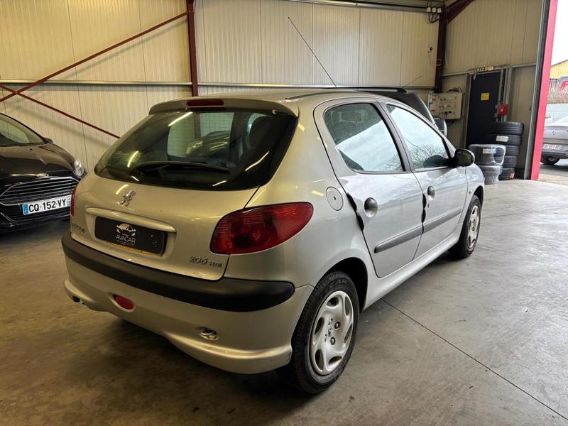 Peugeot 206 1.4 HDi 68cv - 1 ere main Distribution faite