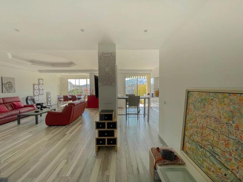 Appartement - 133 m² - 4 pièces