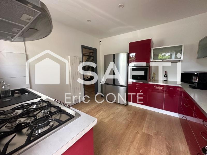 Maison - 158 m² - 8 pièces