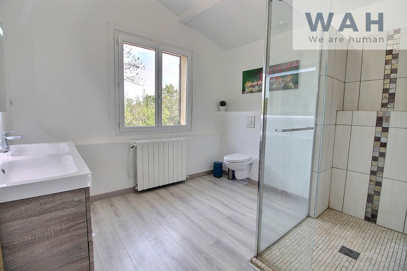 Maison - 140 m² - 5 pièces