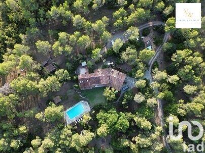 Maison - 274 m² - 10 pièces