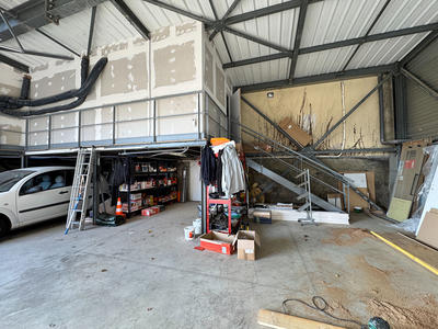 Local d'activité / Entrepôt - 150 m²