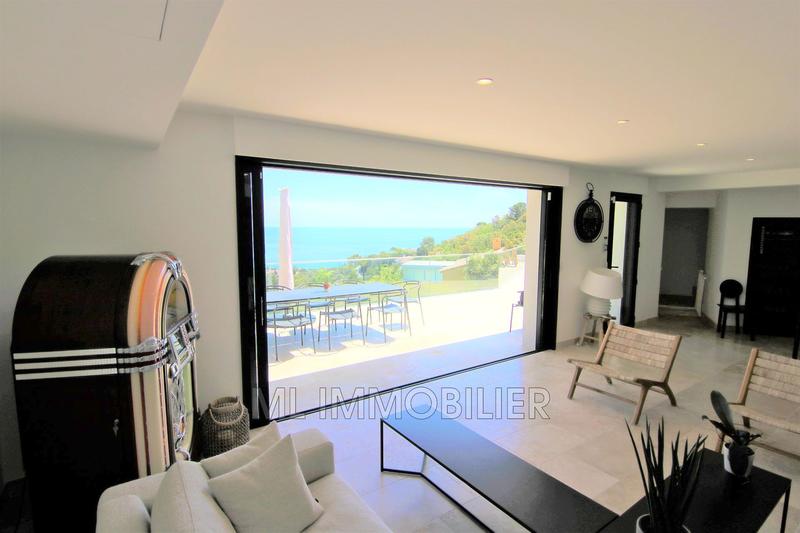 Maison contemporaine - 310 m² - 8 pièces